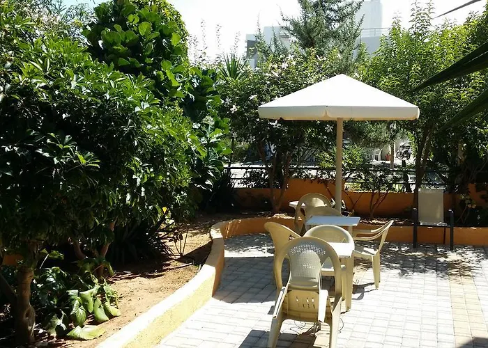 Alexandros Studios & Apartments